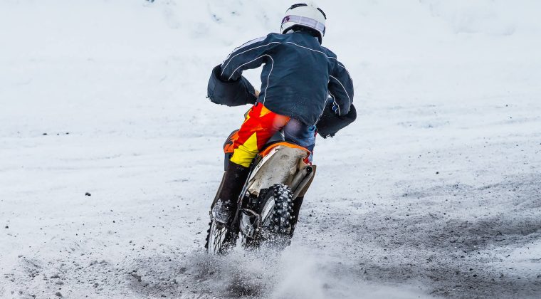 racer-motorcycle-race-in-winter-2021-08-26-15-33-11-utc.jpg